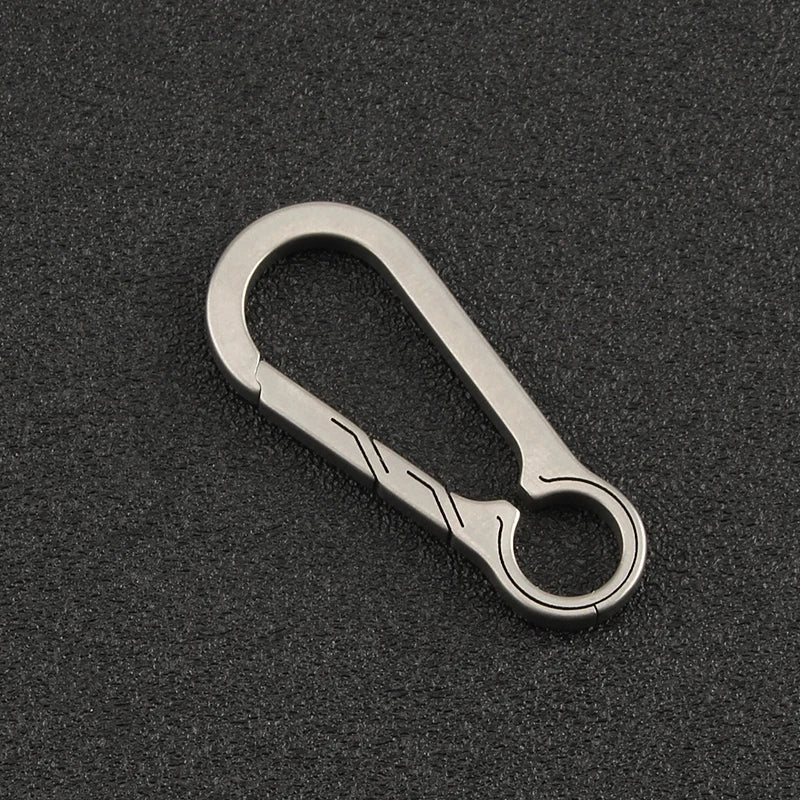 Titanium Buckles EDC Outdoor Tool Titanium Alloy Keychain Tiranium Buckle Key Ring Ca lifestyle view