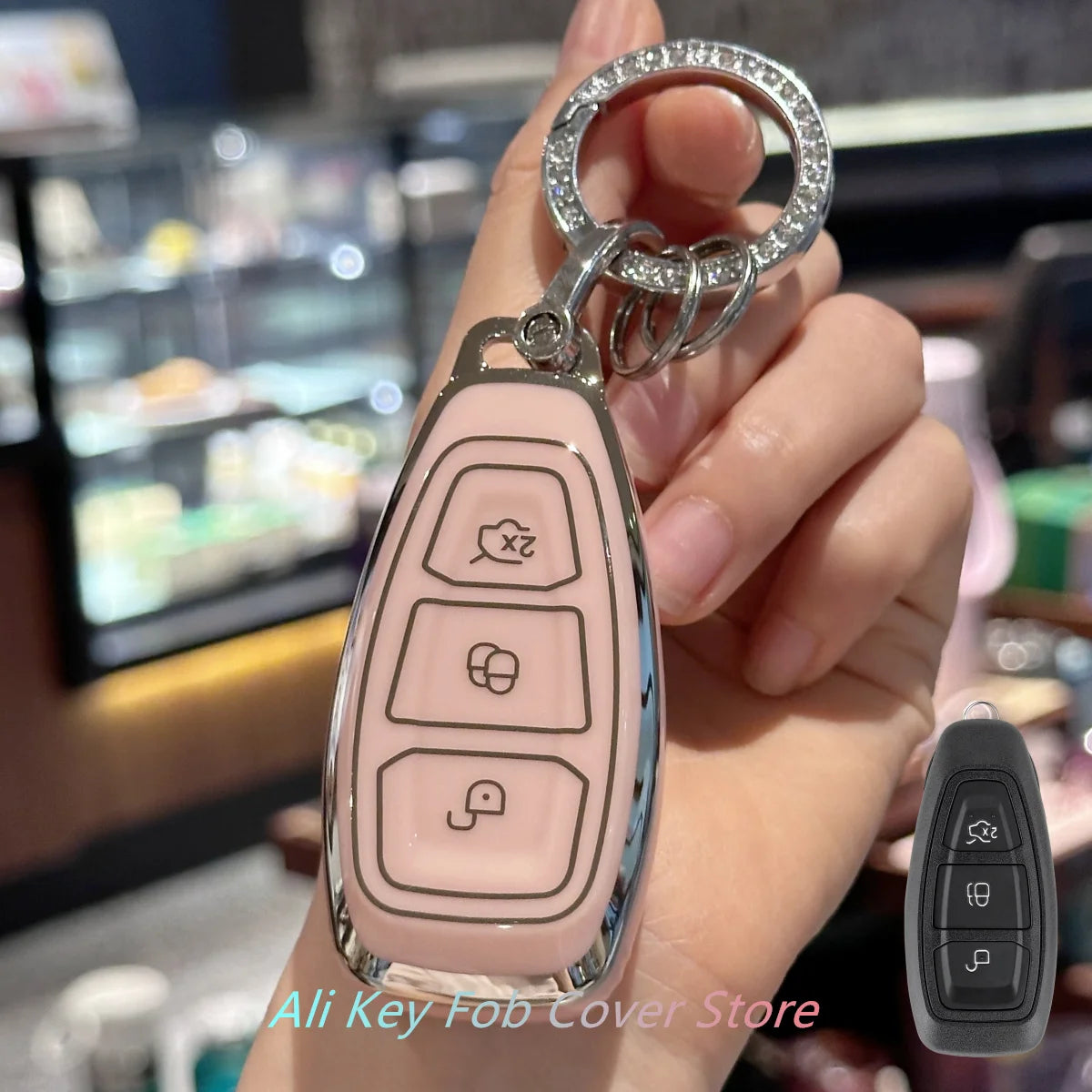 Car Key Case Cover Keychain For Ford Fiesta IV Focus III Galaxy Fusion Mondeo IV B-Max close-up view