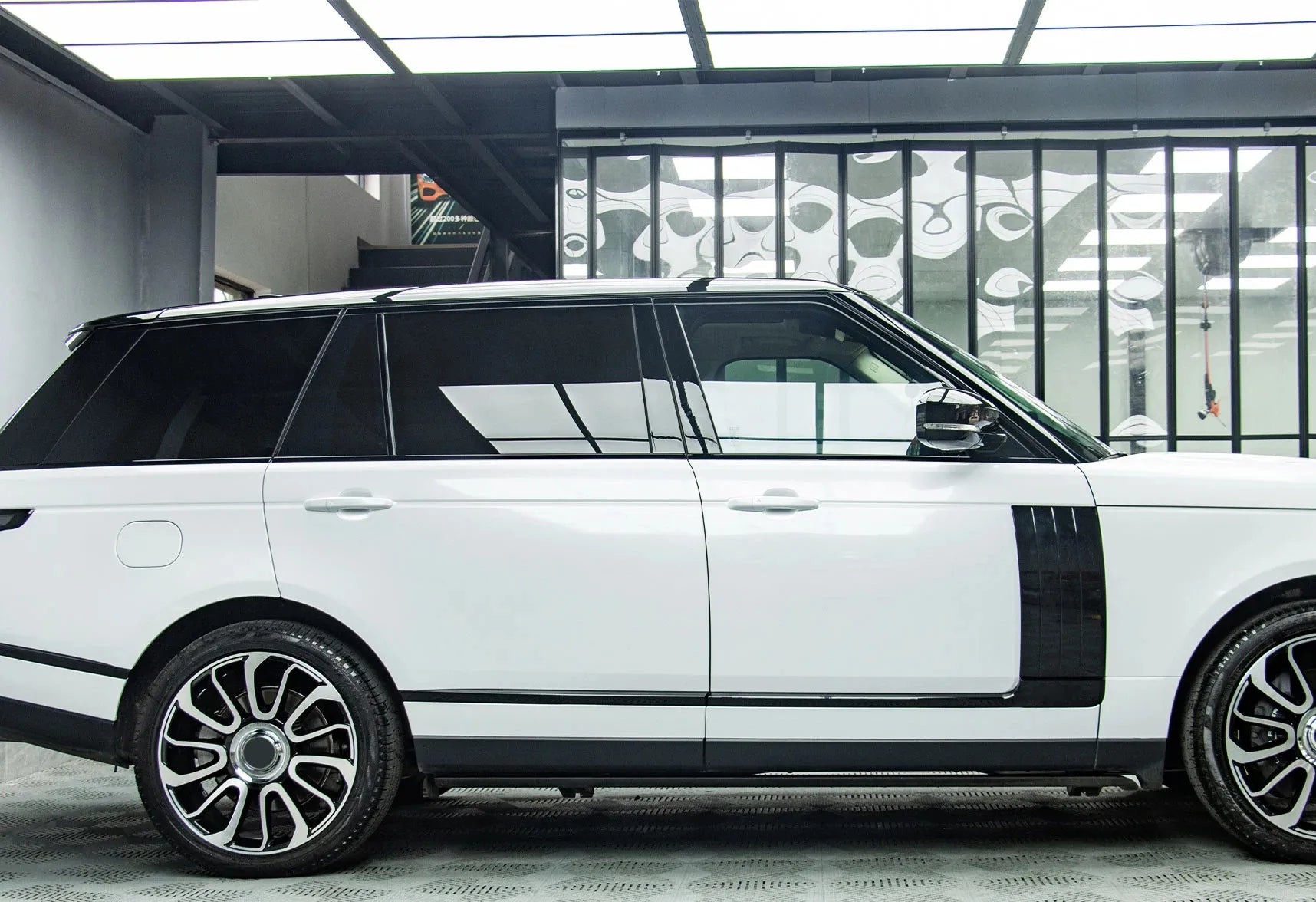 Bright White Vinyl Wrap Self-adhesive Auto Motorcycle Body Wrap Sticker Glossy White Vin detail view