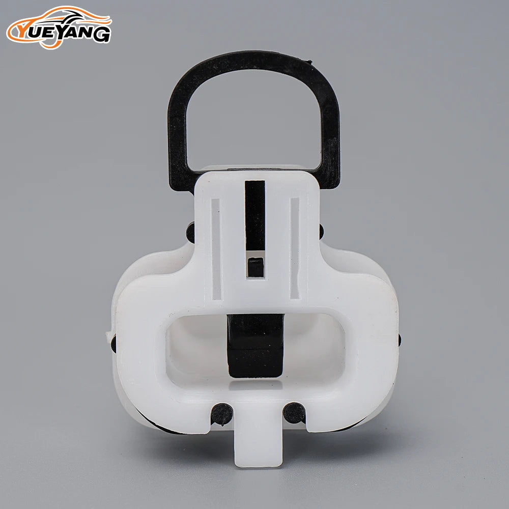 YUEYANG 88304-0M000 Rear Seat Cushion Clip for Nissan Cefiro A32 Infiniti FX35 G35 Car A detail view