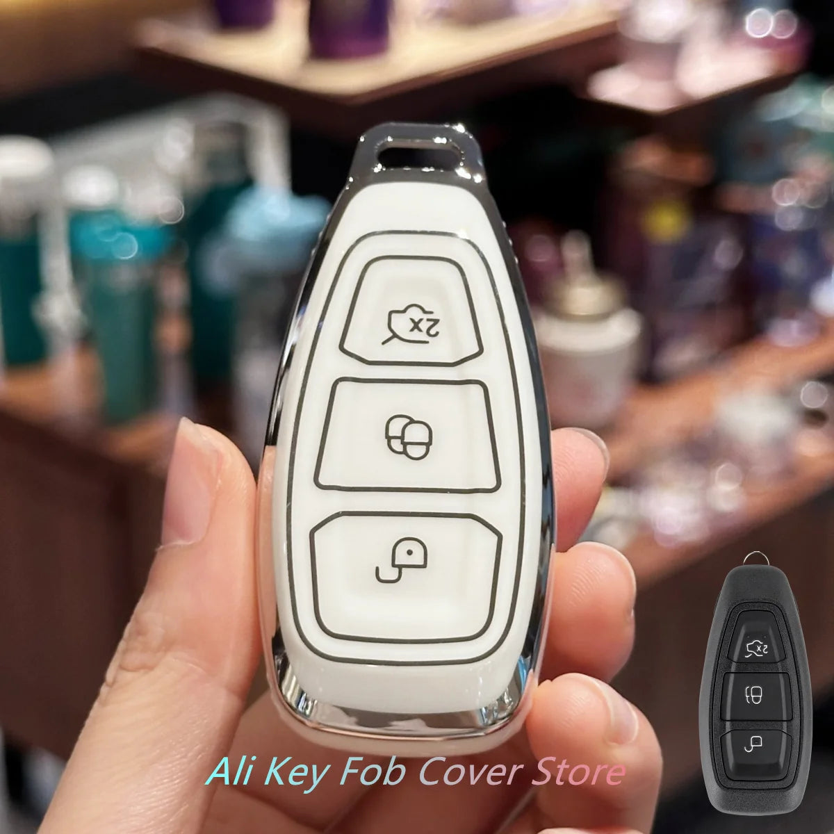 Car Key Case Cover Keychain For Ford Fiesta IV Focus III Galaxy Fusion Mondeo IV B-Max close-up view