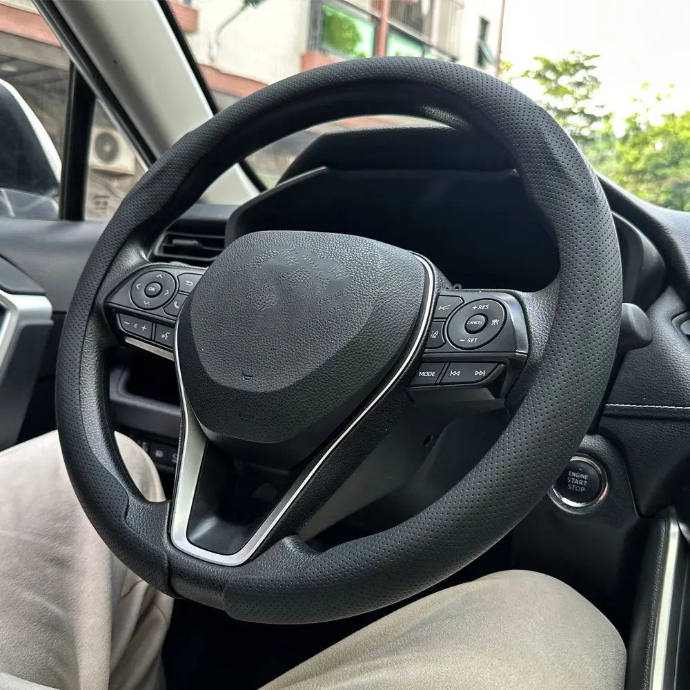 Steering Wheel Cover 36-38cm Universal Non-Slip Leather close-up view