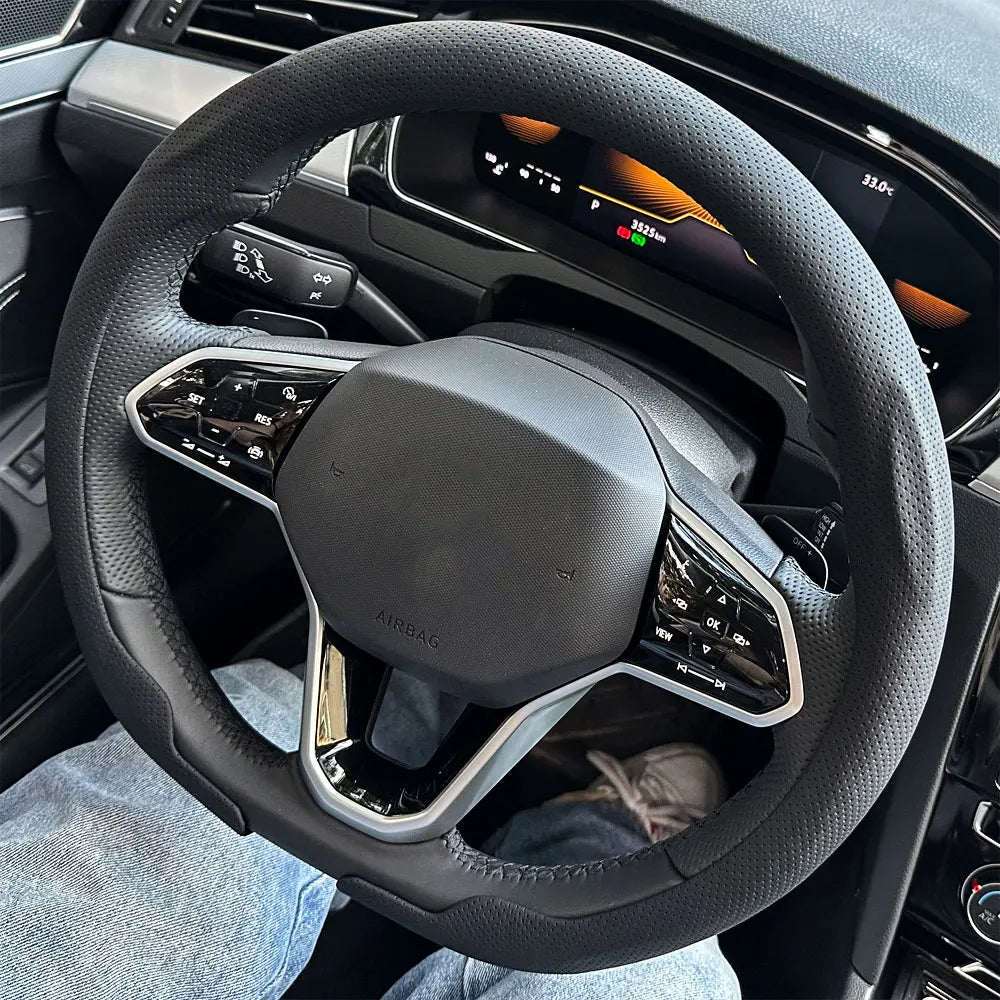 Steering Wheel Cover 36-38cm Universal Non-Slip Leather close-up view