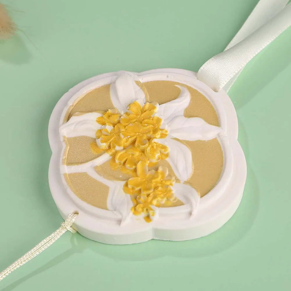 Car fragrance pendant Osmanthus Gardenia Osmanthus Perfume Plaster Gifts for Parents and Friends