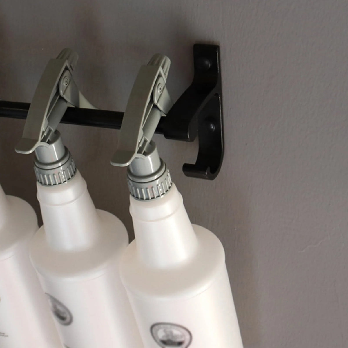 Spray Bottle Storage Rack Car Wash Tool Holder Metal Display Bar Hanger Garage Laundry Car Beauty Shop Organizer Accessory