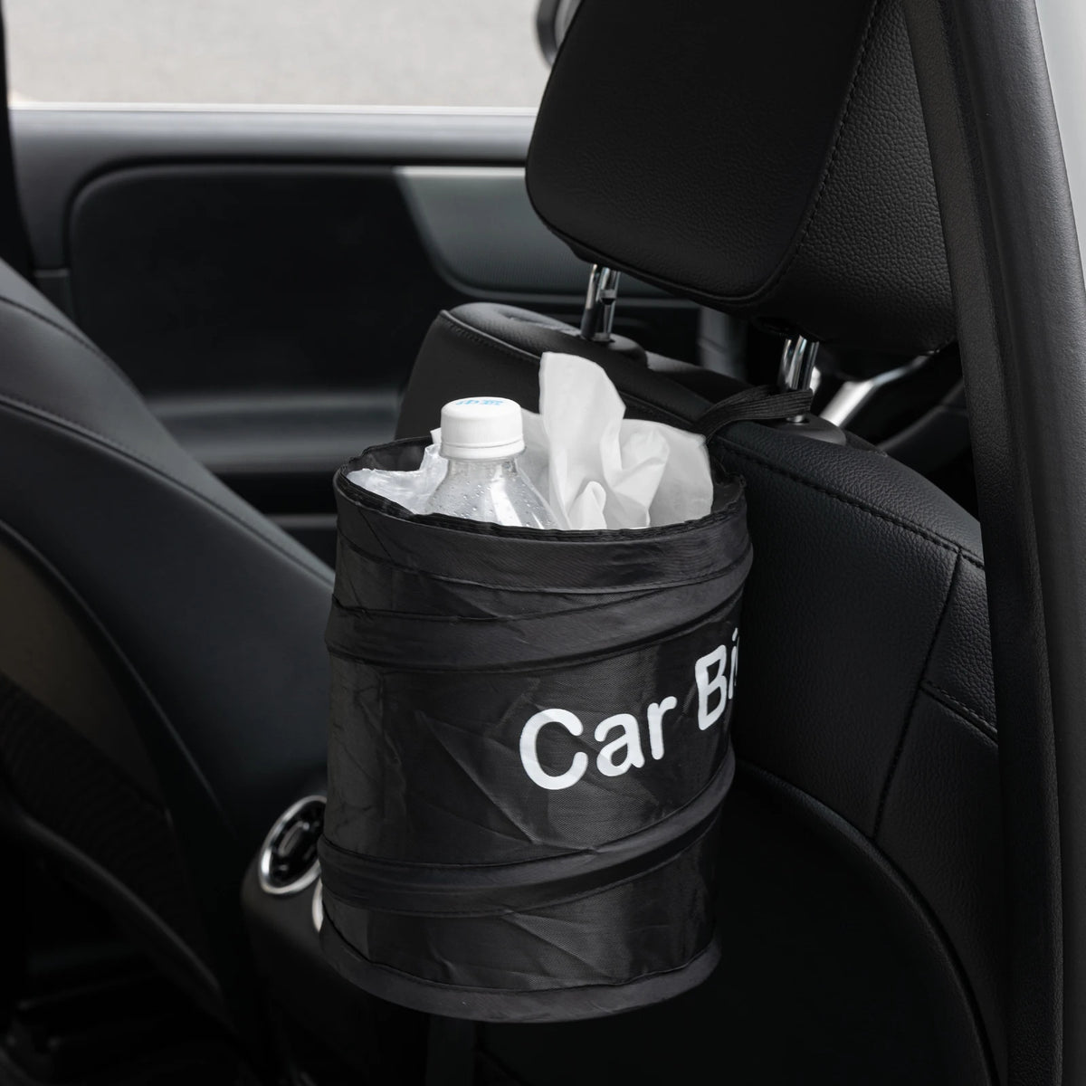 New Arrival Collapsible Car Trash Can Pack Leak Proof Waste Bin with Garbage Bag Litt lifestyle view