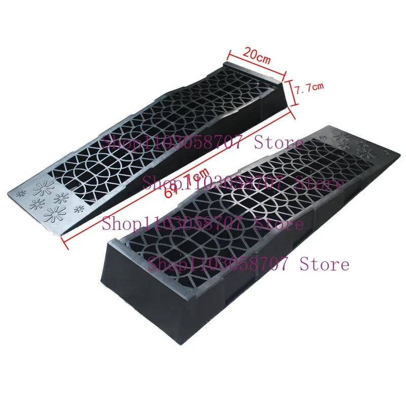 5000KG Capacity Heavy Duty Car Ramps 70cm Plastic Portable Loading Access Ramps Lift R close-up view