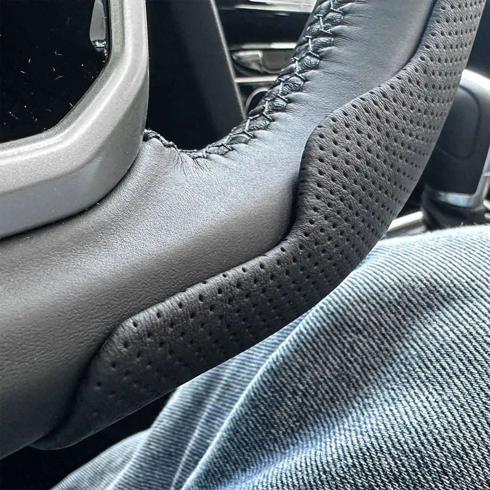 Steering Wheel Cover 36-38cm Universal Non-Slip Leather lifestyle view