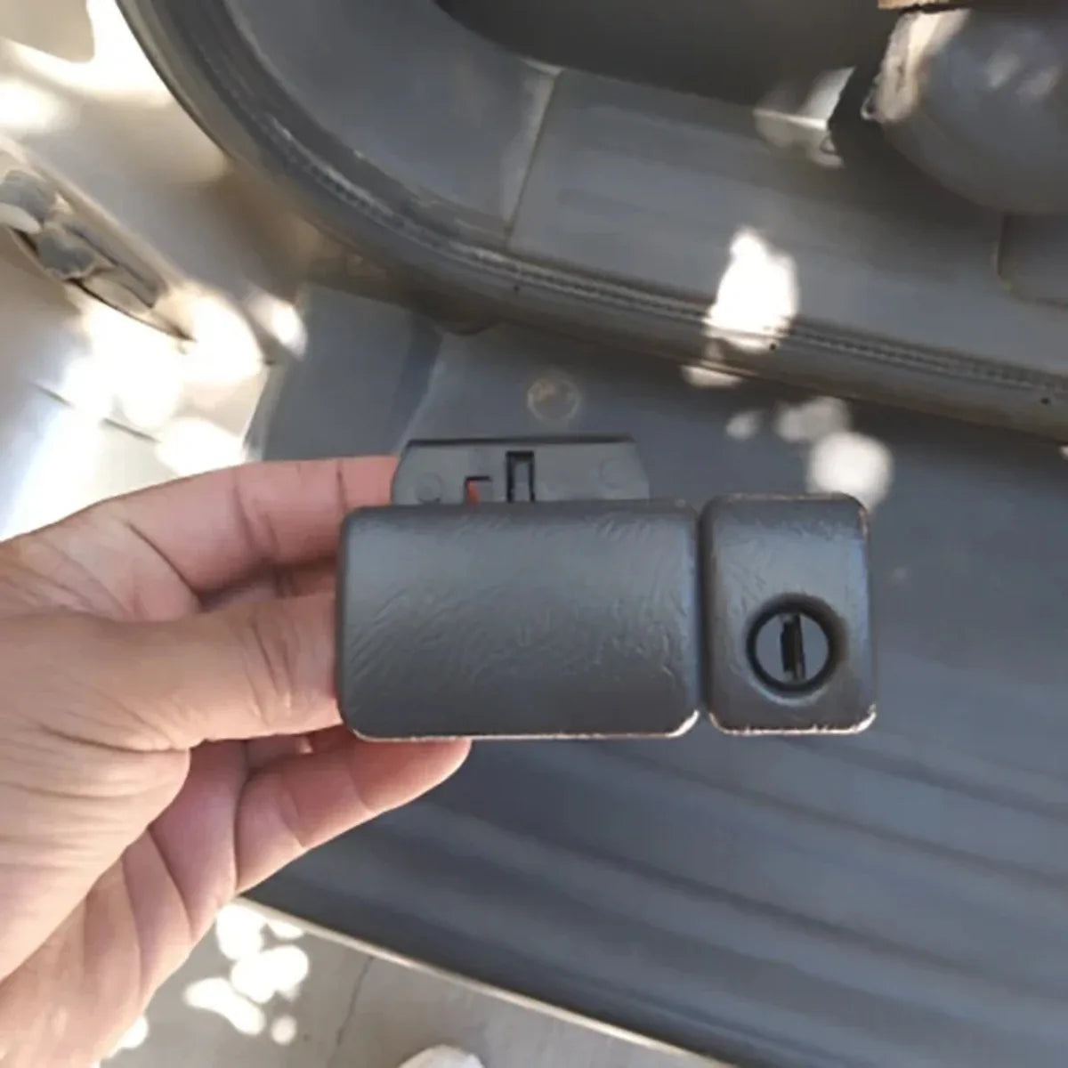Car Glove Box Lock Latch Handle Toolbox lock For Chevrolet tracker Vitara Gray 734307681 detail view