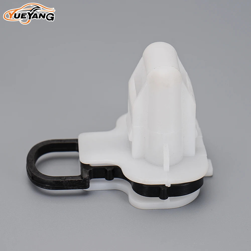 YUEYANG 88304-0M000 Rear Seat Cushion Clip for Nissan Cefiro A32 Infiniti FX35 G35 Car close-up view