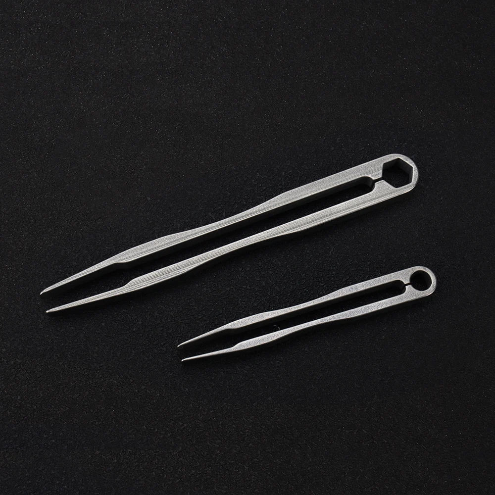 S/M Tweezer Titanium Alloy Clip Portable Nipper EDC Outdoor Tool lifestyle view