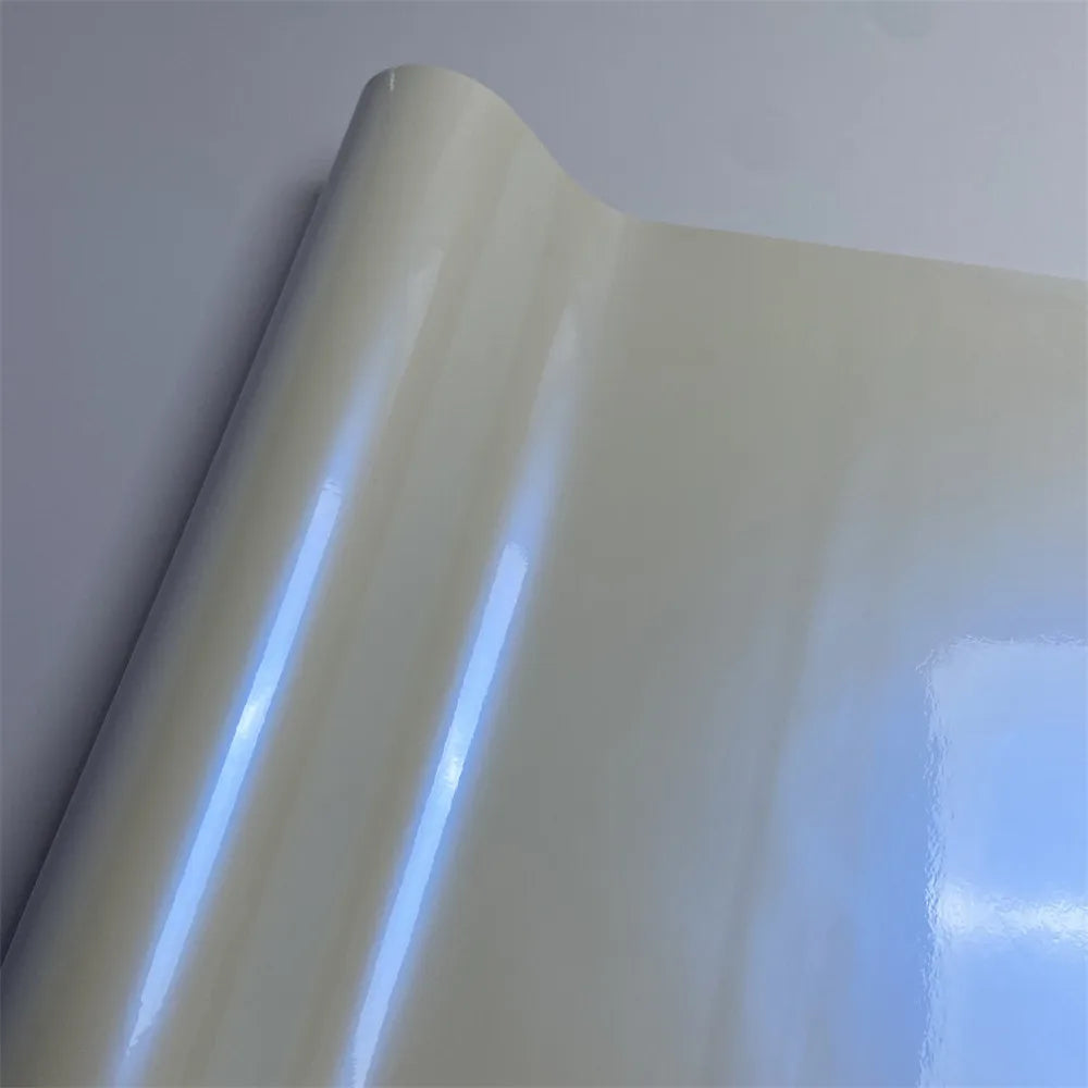 Glossy Pearl White Vinyl Car Wrap Film Red Blue Purple Color Change Chameleon Vinyl F lifestyle view