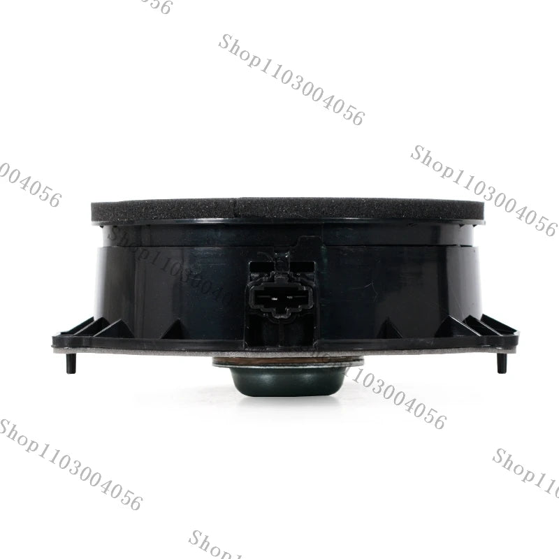 Front Rear Door Speaker Tweeter Middle Bass Horn For Audi A6 C7 2011 2012 2013 2014-20 close-up view